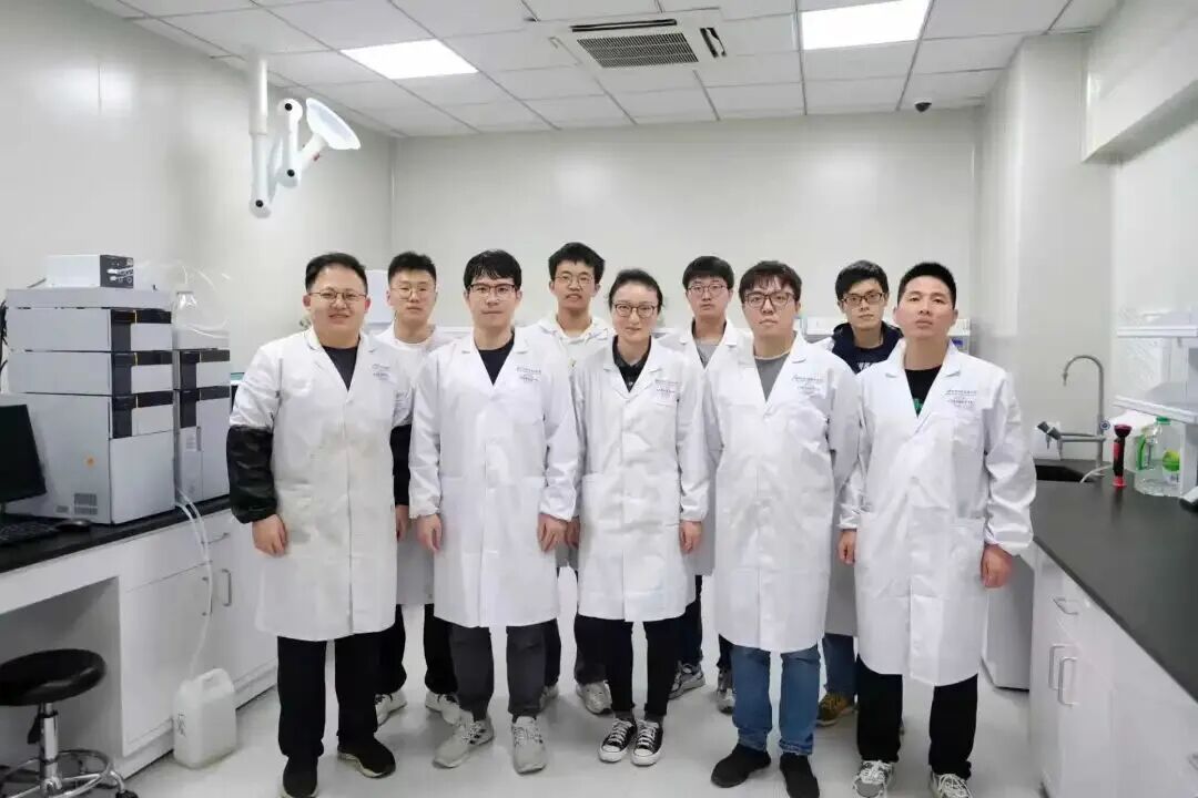 张夏衡团队2.jpg 张夏衡团队2.jpg